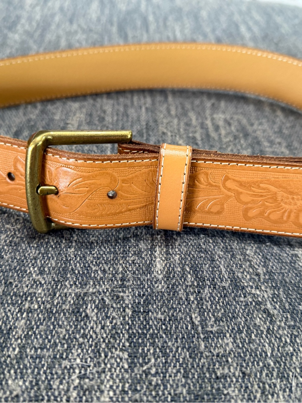 American Eagle Boho Tooled Genuine Leather Belt Tan Size Small S/P.  NEVER WORN